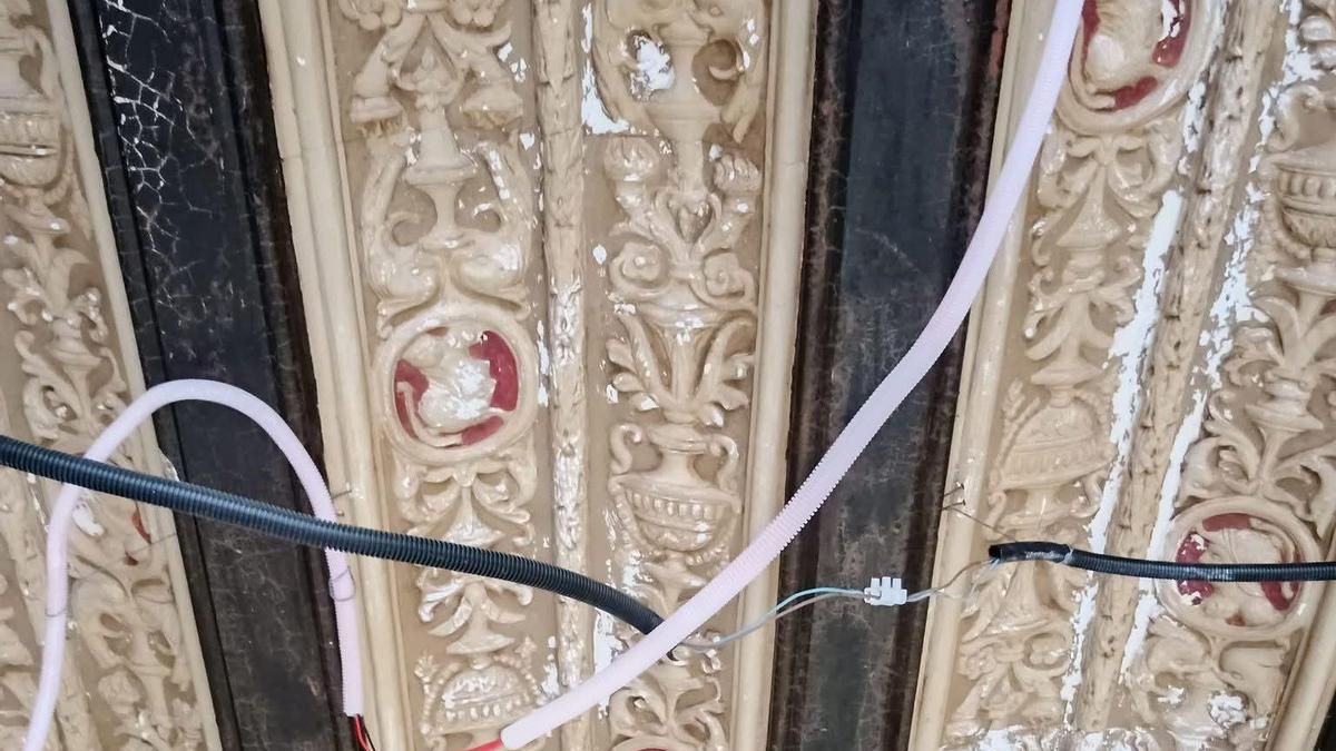 Unas obras sacan a la luz la decoración modernista original de l'Hort de Feliu de Alginet